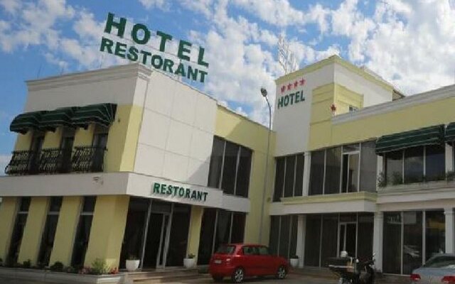 Отель Autostation Hotel Албания, Преза - отзывы, цены и фото номеров - забронировать отель Autostation Hotel онлайн вид на фасад