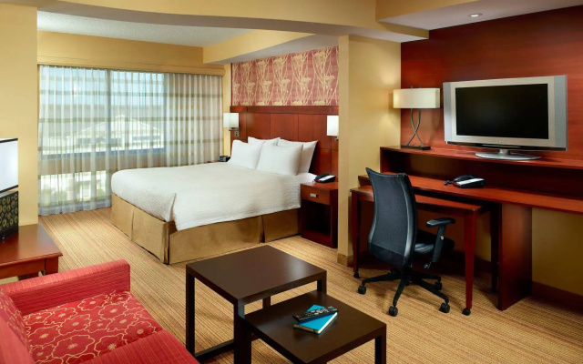 Courtyard by Marriott Clarksville