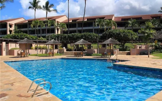 Kaanapali Royal B102 by RedAwning