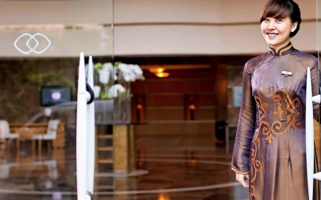Отель Sofitel Saigon Plaza Вьетнам, Хошимин - отзывы, цены и фото номеров - забронировать отель Sofitel Saigon Plaza онлайн вид на фасад