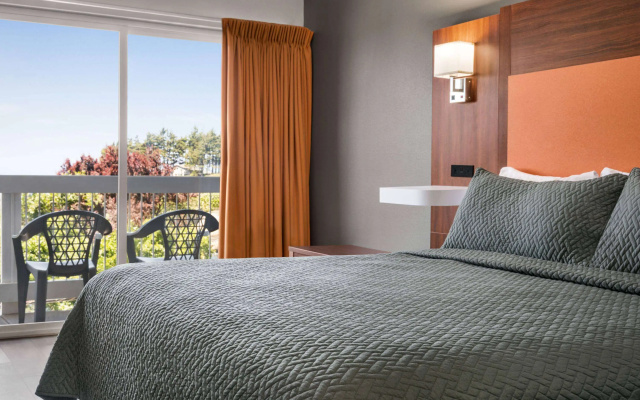 Travelodge by Wyndham Depoe Bay