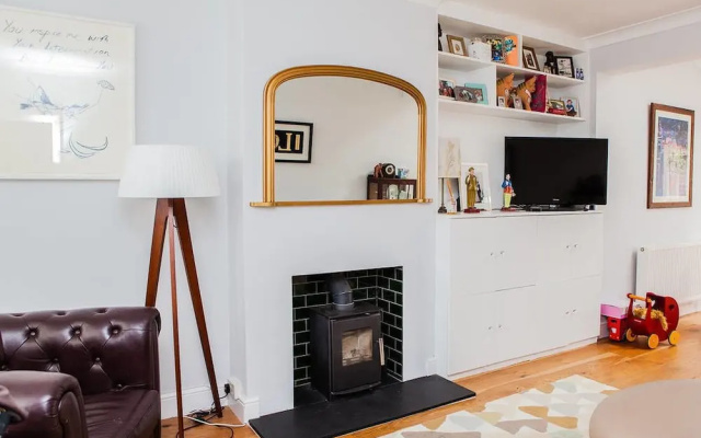 3 Bedroom Property With Garden in Central