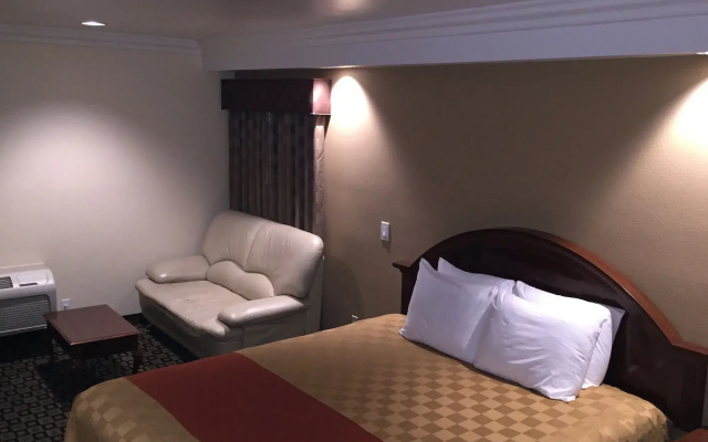 Ontario Inn & Suites