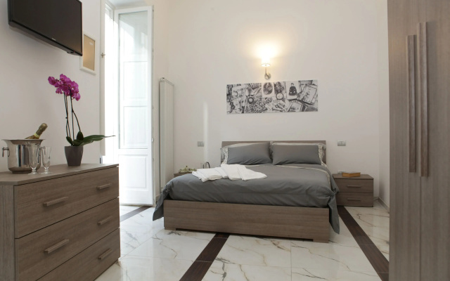 900 B&B