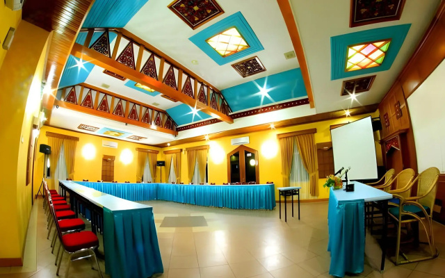 Kharisma Hotel