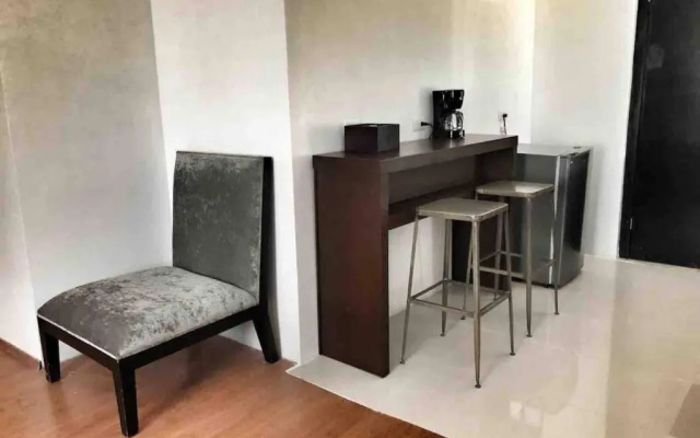 10 Large suite for 4 people