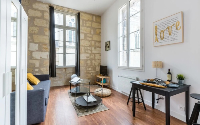 Studio Sainte Catherine With Mezzanine