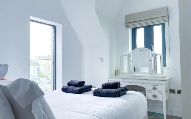 Waterstone House Penthouse Apartment
