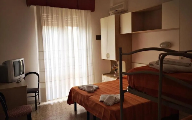 Lively Hotel