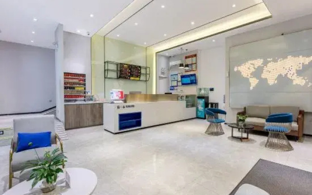 7 Days Inn (Shenzhen Science Park Metro Station & Vientiane Tiandi Branch)