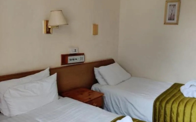 Inglewood Palm Hotel