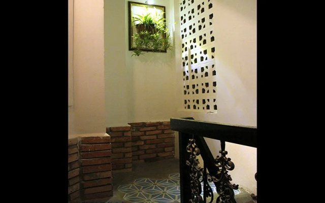 Phuong Van Hotel