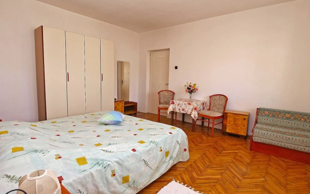 Apartment 860
