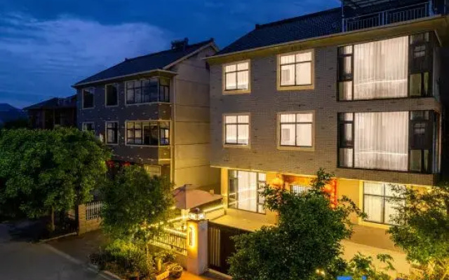 Qingyaxuan Homestay (Tonglu Kaiyuan Senbo Resort Paradise OMG Heartbeat Park)