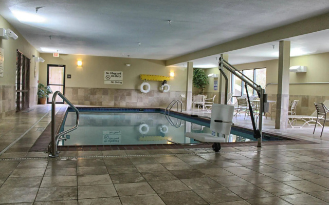 Hampton Inn and Suites Mansfield South