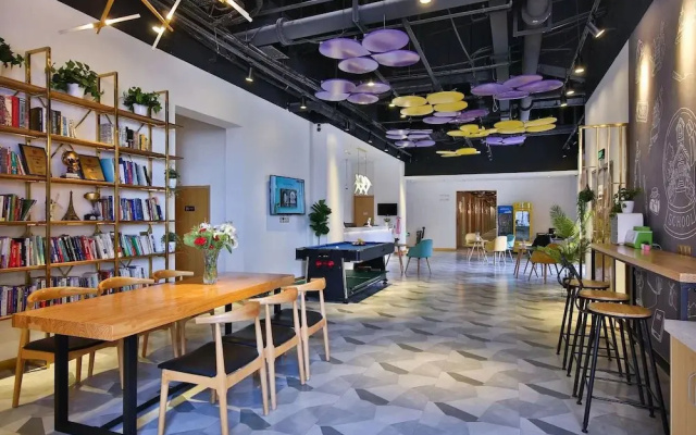 Shanghai Pengpai Art Youth Hotel