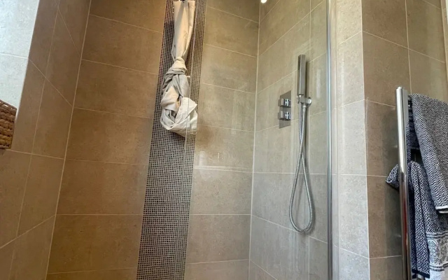 Stylish Modern Apartment in St Albans City