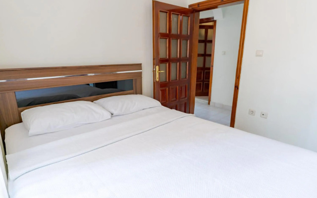 All air conditioned & Heated 3 Bedrooms Flat in the City