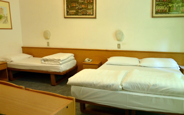 Hotel Modena