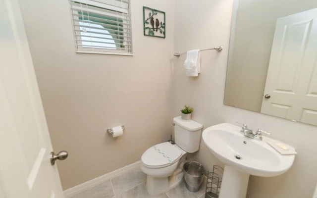 5157 Adelaide Drive 4 Bedroom Townhouse