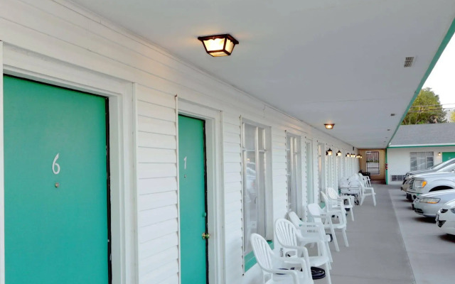 Town House Motel