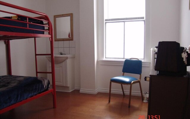 Отель C&N Backpackers Hostel Vancouver Канада, Ванкувер - отзывы, цены и фото номеров - забронировать отель C&N Backpackers Hostel Vancouver онлайн комната для гостей