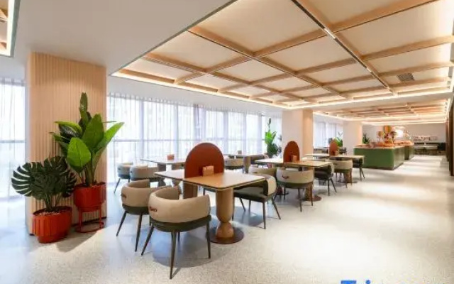 Orange Hotel