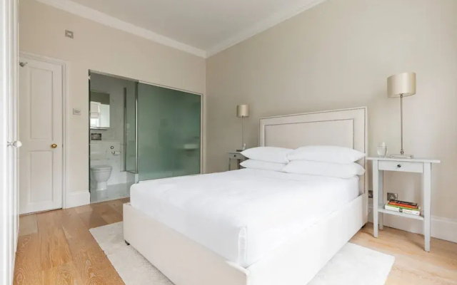 Egerton Gardens IX by Onefinestay
