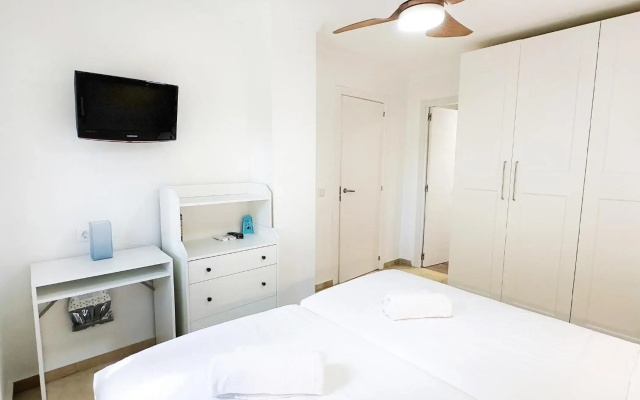 1 Bedroom Apartment Second Line Beach- Parque Marbella Building