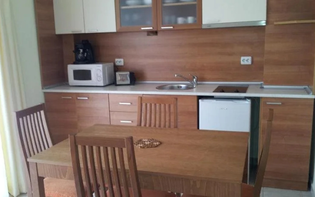 Pollo Resort Mikosta Apartments