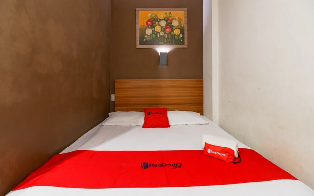 Maps Hotel by RedDoorz