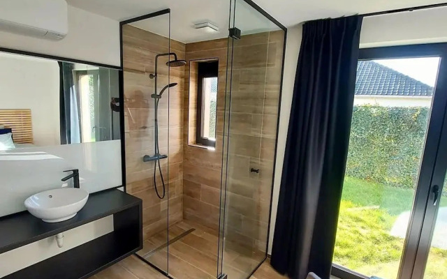 Luxurious Villa in a Residential Location