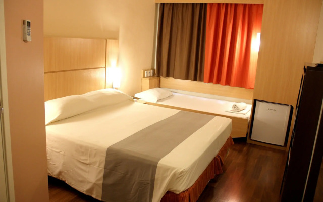 ibis Montes Claros Shopping