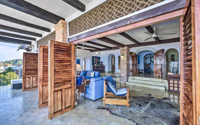 Mid-century Modern Condo w/ Patio & Ocean Views!