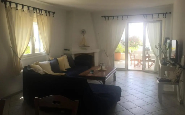 Beach house in Sounio 30' from Airport