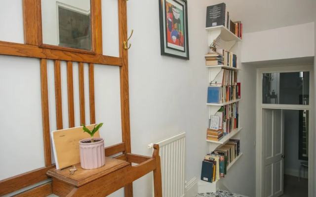 1 Bedroom Flat Close To Victoria Station
