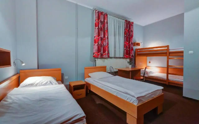 Hostel Evotel