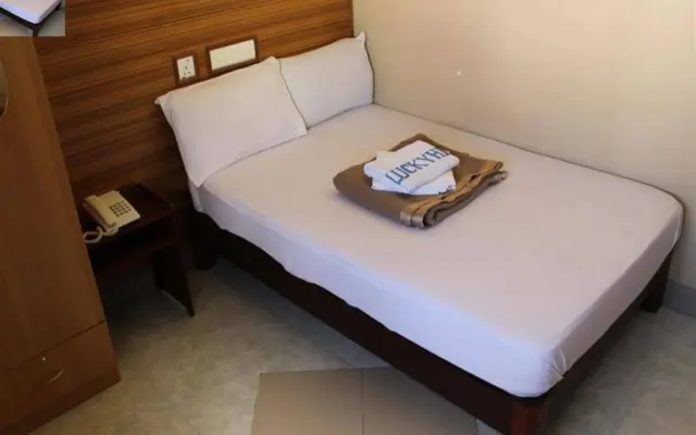 Luckyhiya Hotel