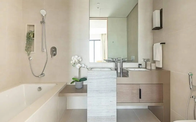 Frank Porter - The Address JBR