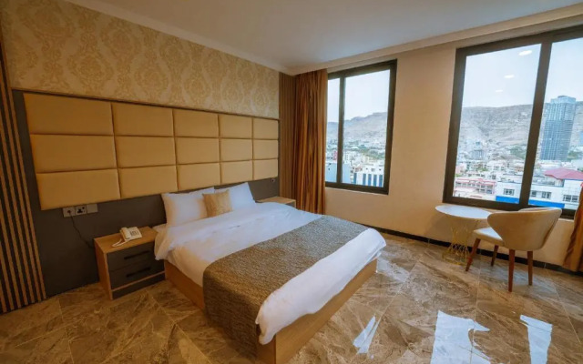 Sarok Hotel Douhok