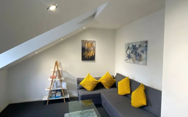 Apartment - Sleeps 4 & Excellent Transport Links