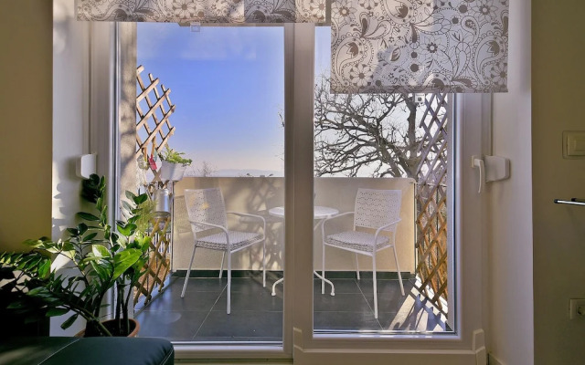 Apartment 1811