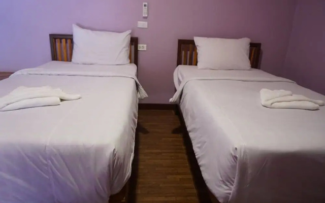 Lampang Bouteak Resort