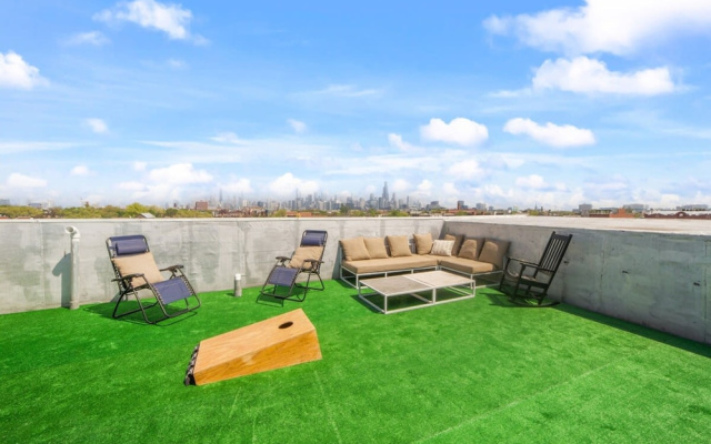 Stunning 4BD Penthouse in Ukrainian Village
