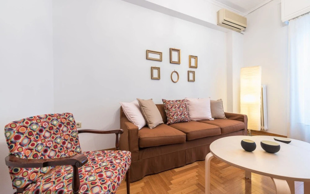 Elegant Koukaki Apartment  by Cloudkeys