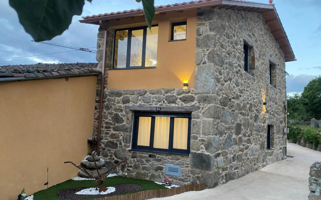 As Penedas, Casa dos Arcos