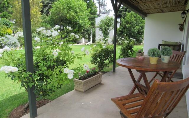 Отель Happy Lands Self Catering/B&B вид на фасад