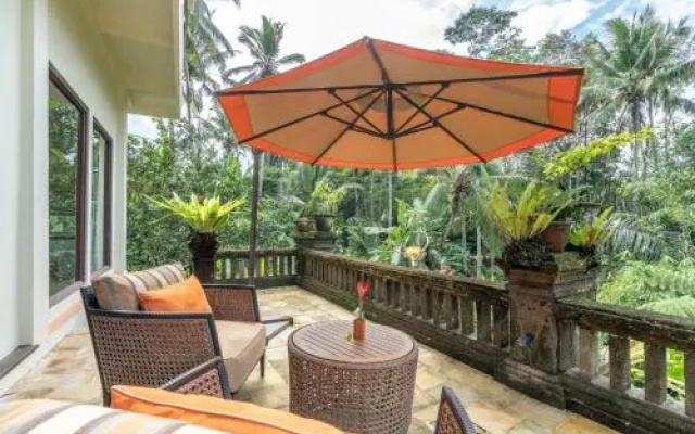 Rouge - Private Villa Sasih Karo