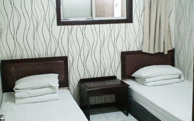 Guangwai Jingbin Hostel West Railway Station