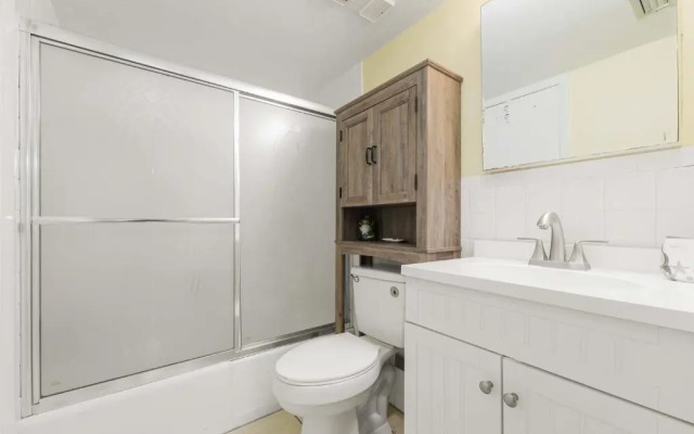 Bent Palm 218 by Distinctive Beach Rentals